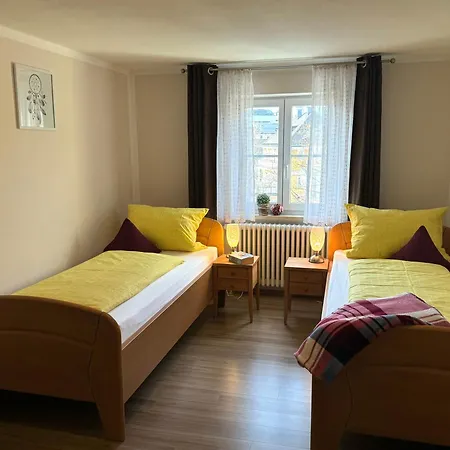 Apartment Roiser *