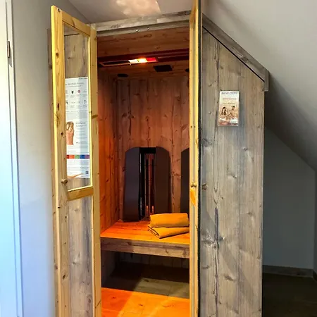 Apartment Roiser *